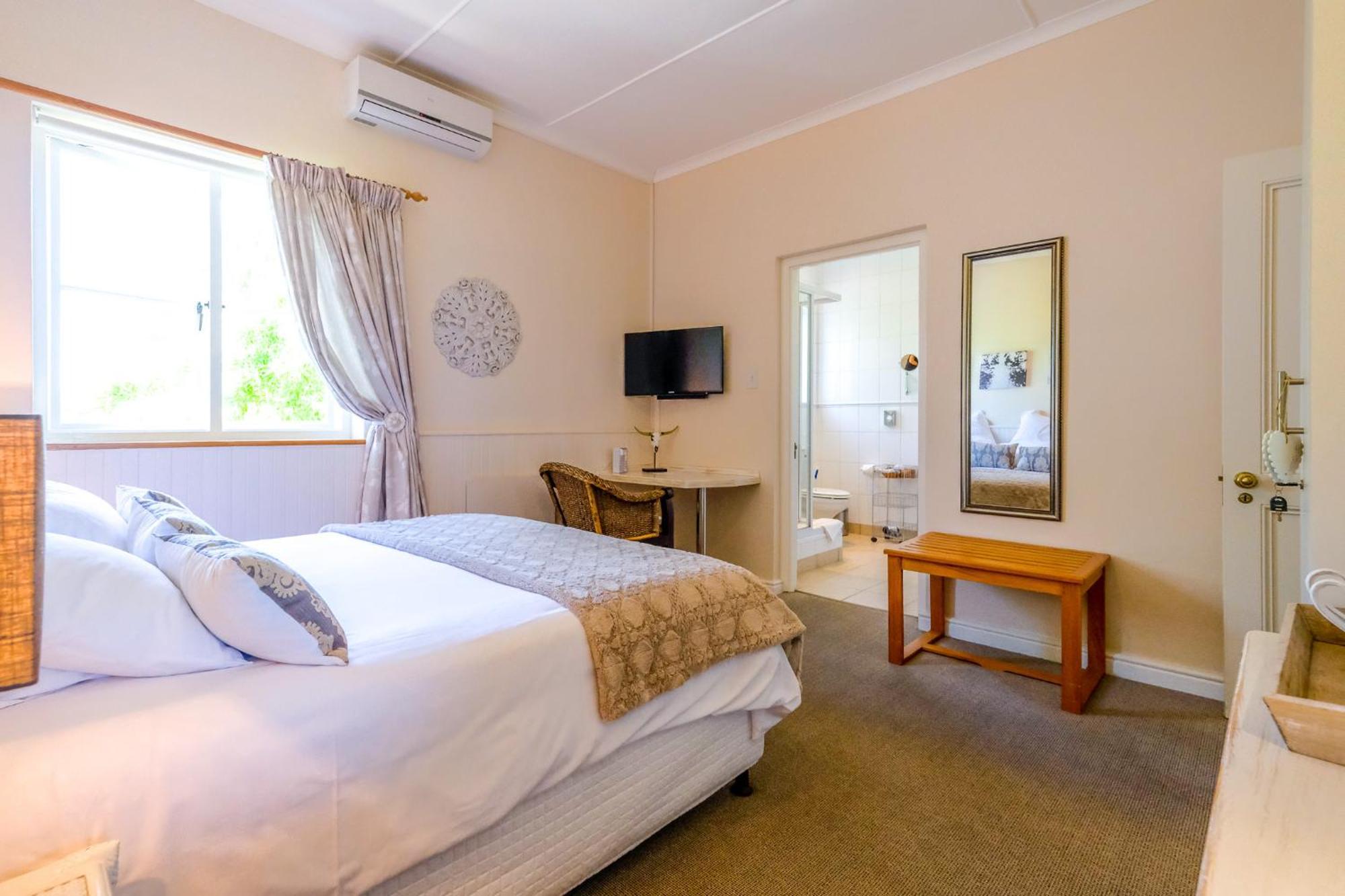Oude Berg Guesthouse - 10 Caledon Street George Ruang foto